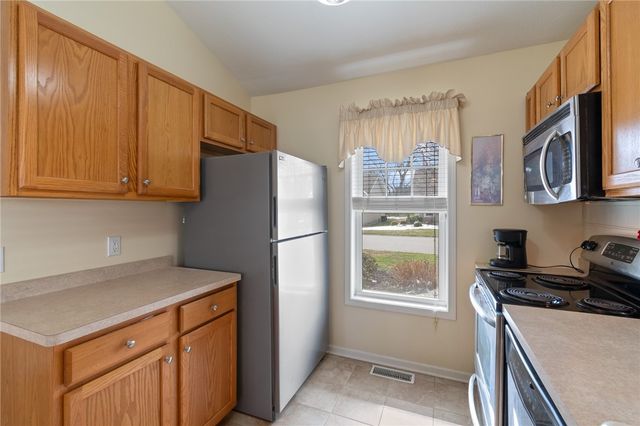 10 Turtlewood, Greece, NY 14626