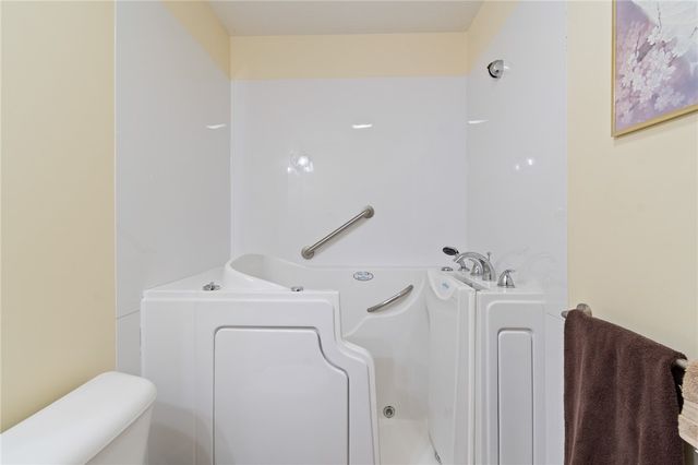 10 Turtlewood, Greece, NY 14626