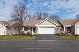 10 Turtlewood, Greece, NY 14626