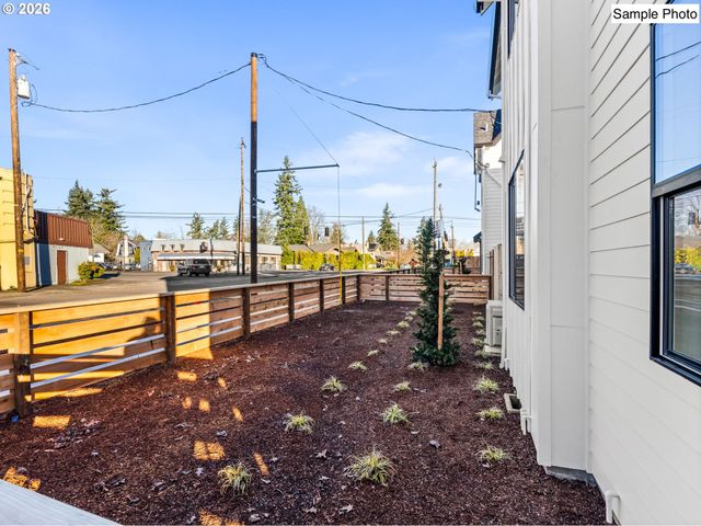 2890 Ne 61st Ave, Portland, OR 97213