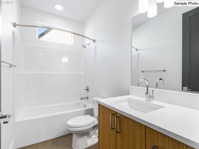 2890 Ne 61st Ave, Portland, OR 97213