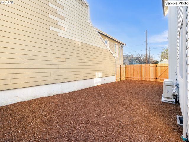 2890 Ne 61st Ave, Portland, OR 97213