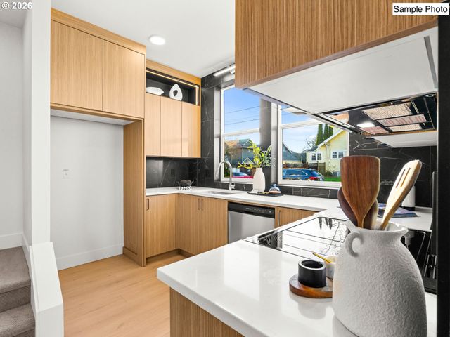 2890 Ne 61st Ave, Portland, OR 97213