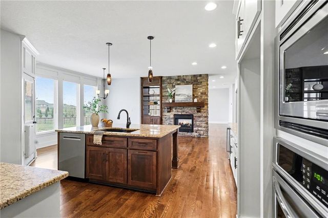 12706 S Laci Circle, Lee's Summit, MO 64086