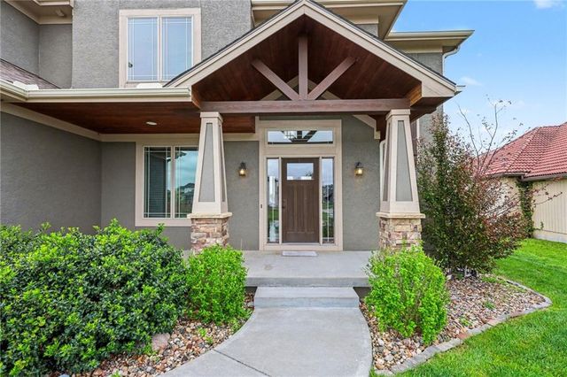 12706 S Laci Circle, Lee's Summit, MO 64086