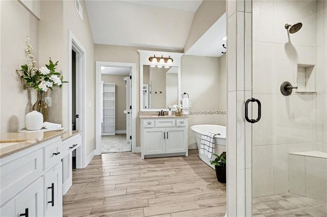 12706 S Laci Circle, Lee's Summit, MO 64086