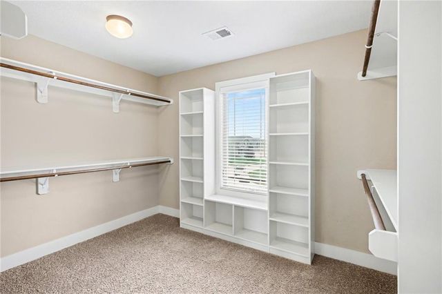 12706 S Laci Circle, Lee's Summit, MO 64086
