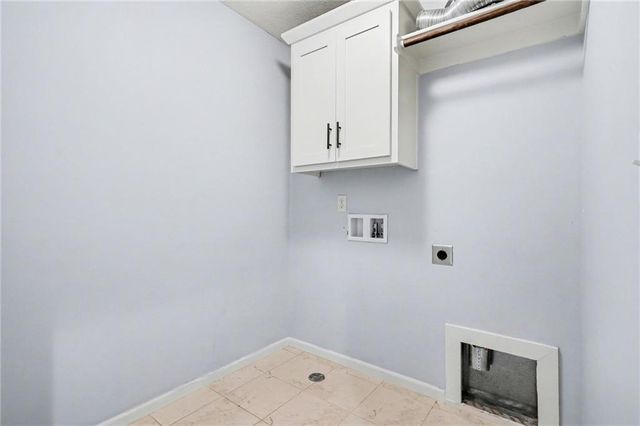 12706 S Laci Circle, Lee's Summit, MO 64086