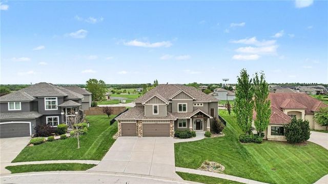 12706 S Laci Circle, Lee's Summit, MO 64086