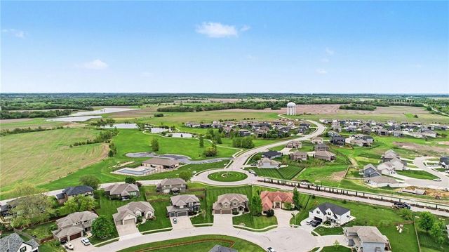 12706 S Laci Circle, Lee's Summit, MO 64086