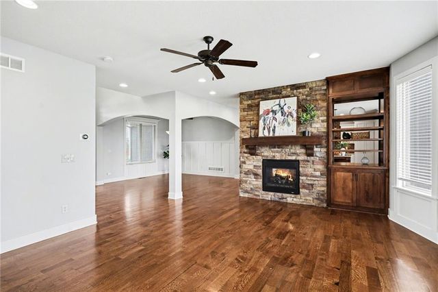 12706 S Laci Circle, Lee's Summit, MO 64086