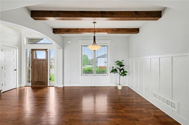 12706 S Laci Circle, Lee's Summit, MO 64086