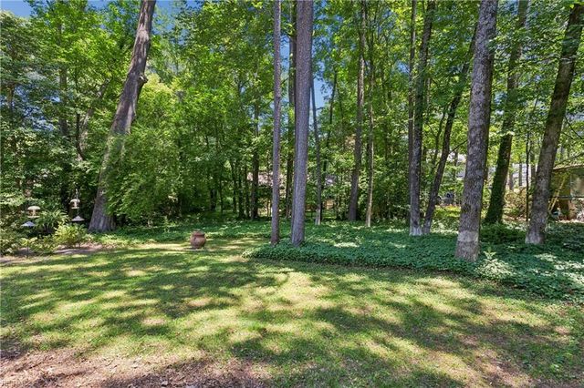 2812 Linden LN, Williamsburg, VA 23185