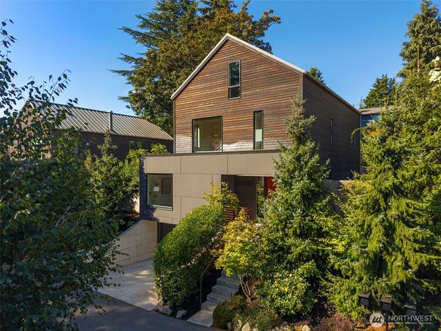 6015 53rd Avenue NE, Seattle, WA 98115