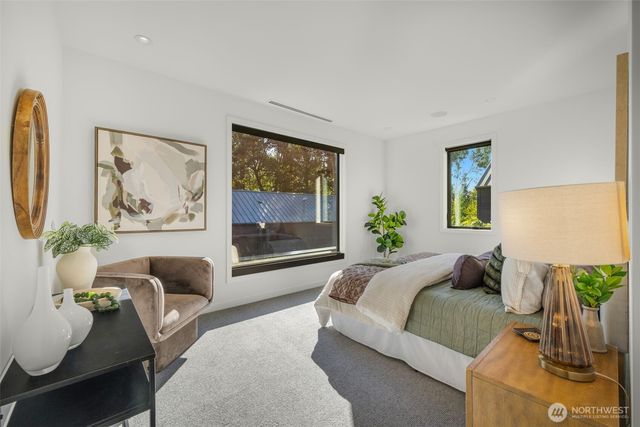 6015 53rd Avenue NE, Seattle, WA 98115
