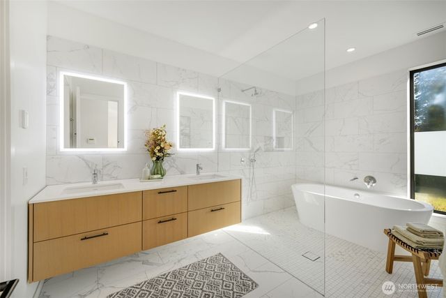 6015 53rd Avenue NE, Seattle, WA 98115