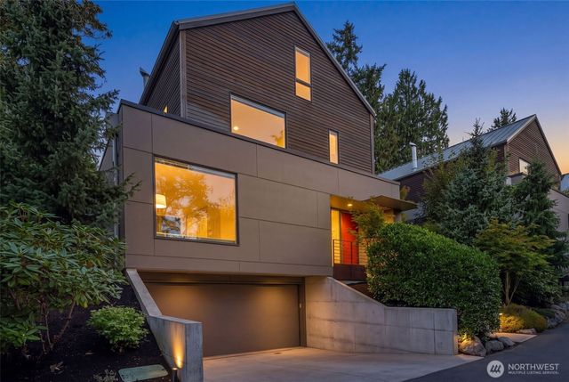 6015 53rd Avenue NE, Seattle, WA 98115
