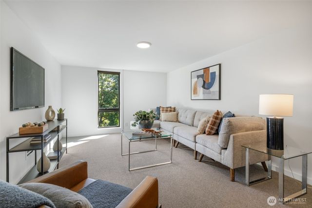 6015 53rd Avenue NE, Seattle, WA 98115