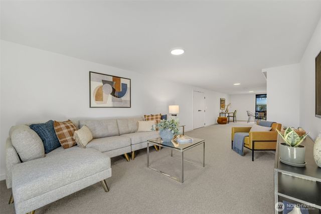 6015 53rd Avenue NE, Seattle, WA 98115