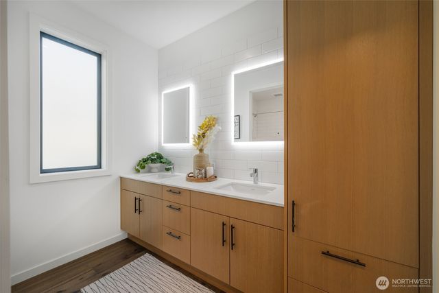 6015 53rd Avenue NE, Seattle, WA 98115