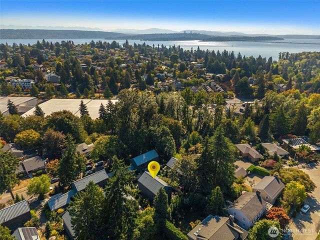 6015 53rd Avenue NE, Seattle, WA 98115