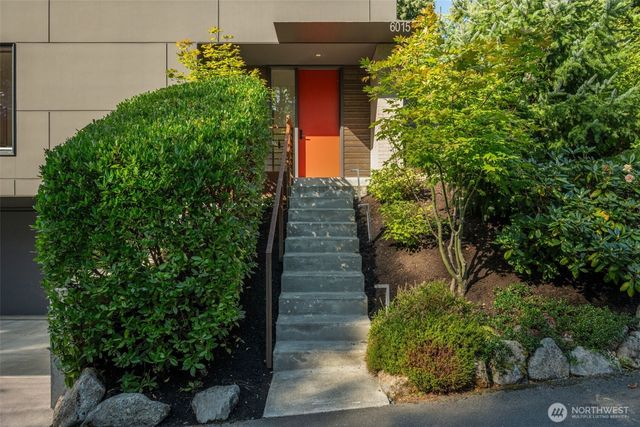 6015 53rd Avenue NE, Seattle, WA 98115