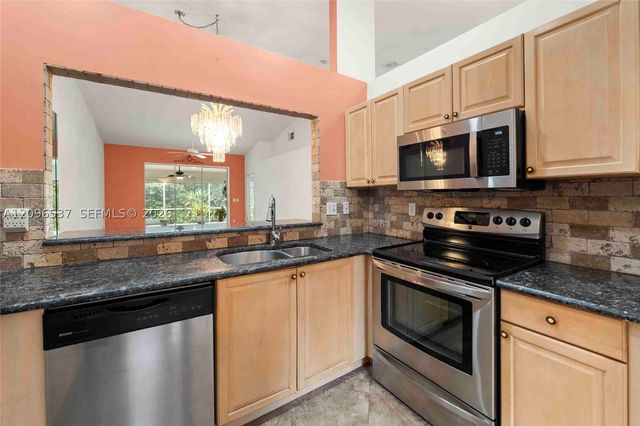 8033 San Vista Cir 12R, Other, FL 34109