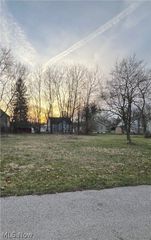 VL Pickford Avenue, Akron, OH 44320