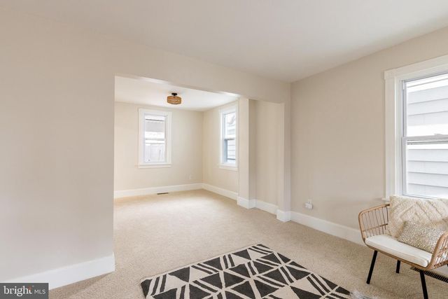 12 N PETERS ST, New Oxford, PA 17350