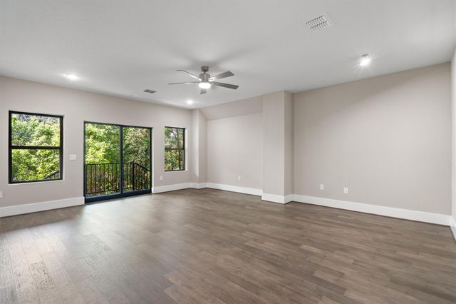 1002 Barrie DR, Austin, TX 78734
