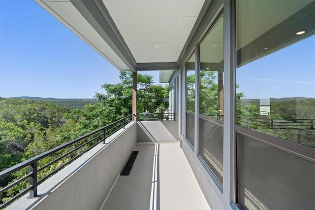 1002 Barrie DR, Austin, TX 78734