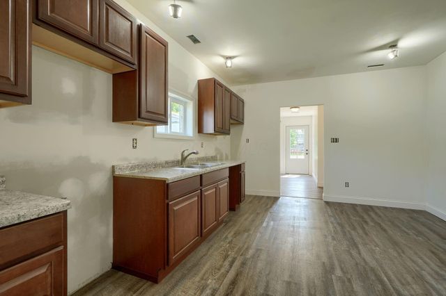 424 N Walnut Street, Logan, OH 43138