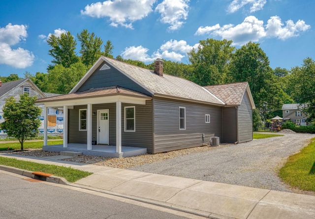 424 N Walnut Street, Logan, OH 43138