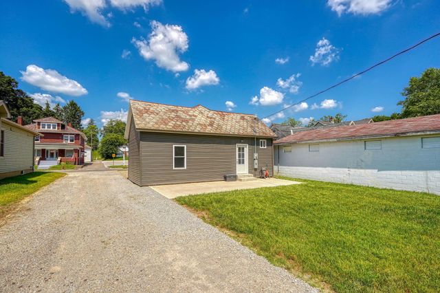 424 N Walnut Street, Logan, OH 43138
