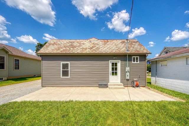 424 N Walnut Street, Logan, OH 43138