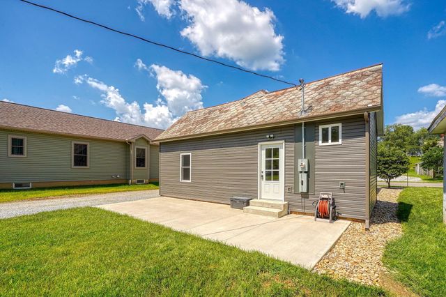 424 N Walnut Street, Logan, OH 43138