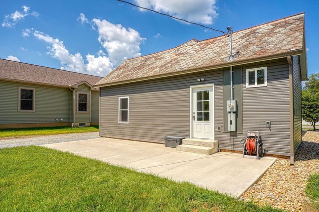 424 N Walnut Street, Logan, OH 43138