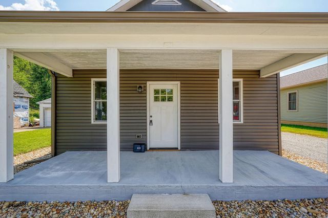 424 N Walnut Street, Logan, OH 43138
