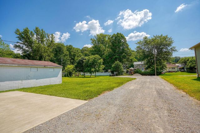424 N Walnut Street, Logan, OH 43138