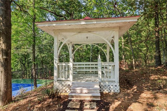 1441 Beaumont NW Drive, Kennesaw, GA 30152