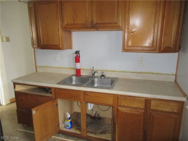 12704 Christine Avenue, Garfield Heights, OH 44105