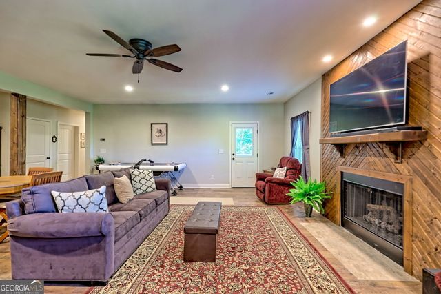 421 Hickory Nut Mountain Road, Tallulah Falls, GA 30573