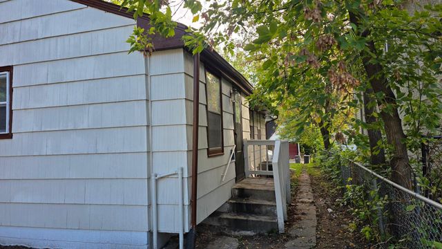 2806 Emerson Avenue N, Minneapolis, MN 55411