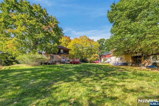 29 Valhalla Road, Montville Township, NJ 07045