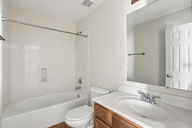 9815 Wedgeford Court, Houston, TX 77044