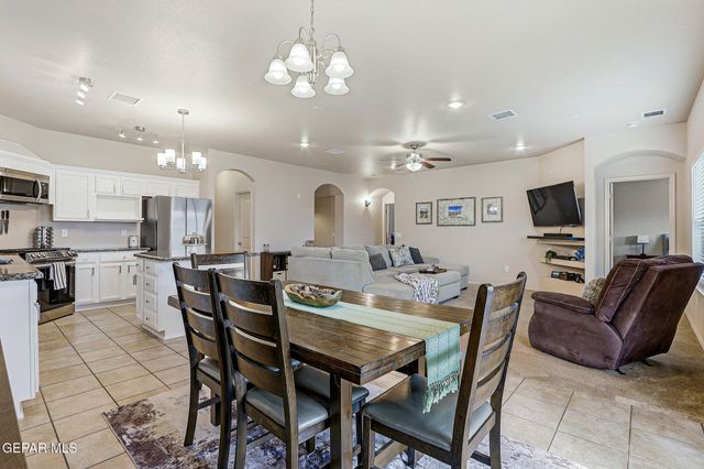 7120 FALLING LEAF Circle, El Paso, TX 79934