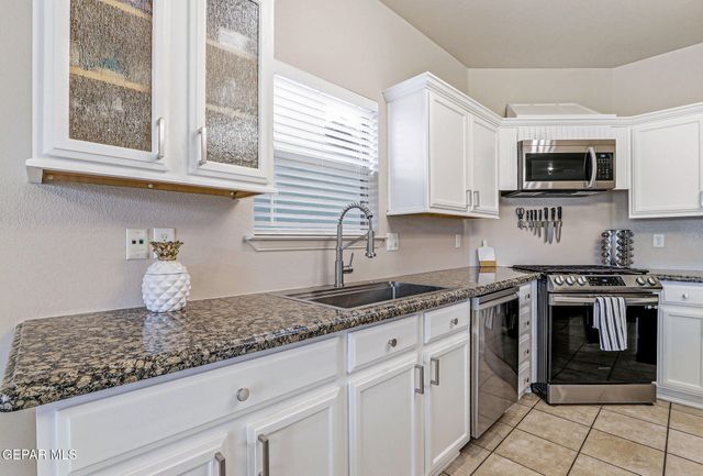 7120 FALLING LEAF Circle, El Paso, TX 79934