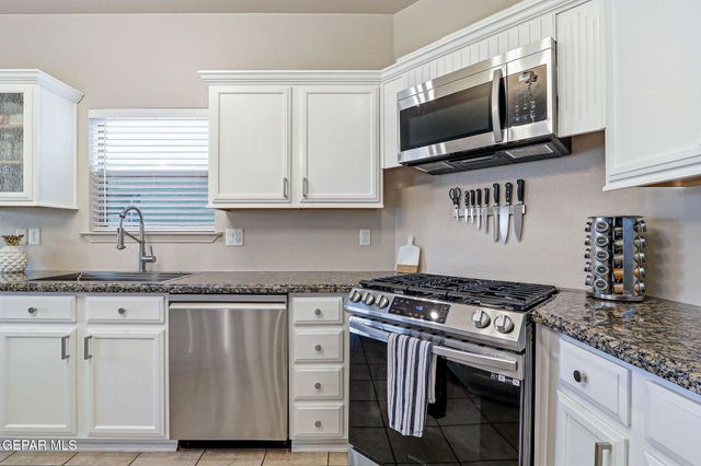 7120 FALLING LEAF Circle, El Paso, TX 79934