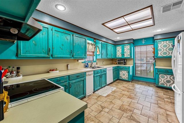 404 E Krause Street, Westlake, LA 70669