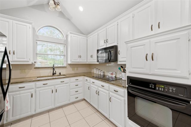 1010 Westgate Drive, Farmersville, TX 75442